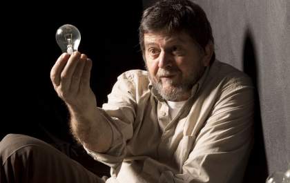 Série on-line de teatro estreia nesta sexta com Celso Frateschi