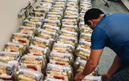 Sesc MS entrega mais de 300 cestas de alimentos aos alunos do Programa de Gratuidade