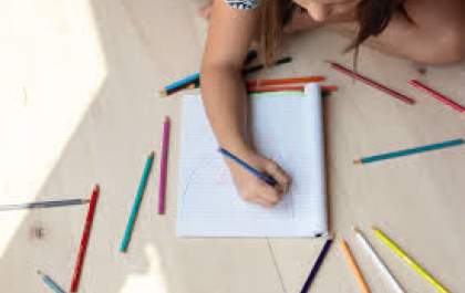 4,8 milhões de estudantes não têm internet em casa para acompanhar as aulas online