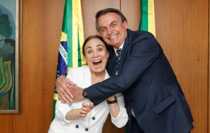 Regina Duarte deixa Secretaria da Cultura