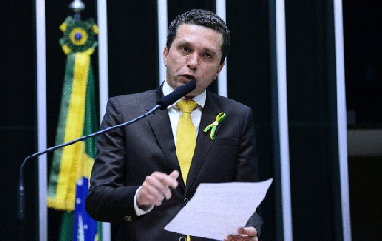 Fausto Pinato pode propor CPI contra Ministro da Educação