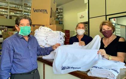 Santa Casa recebe mais 500 toalhas compradas em campanha