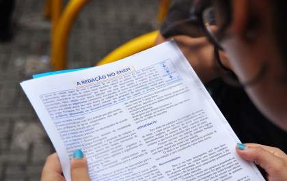 Após anúncio do adiamento do Enem 2020, estudantes dividem opinião