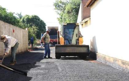 Em Três Lagoas, moradores da Vila Piloto terão 16 vielas asfaltadas