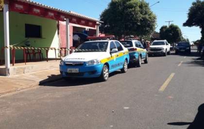 Homem mata a facadas a ex-mulher e o atual namorado dela, enquanto dormiam