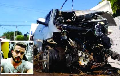 Empresário morre ao bater carro de frente com caminhão em Birigui