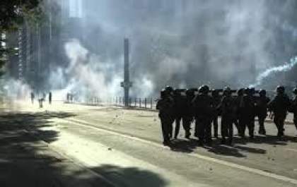 Manifestantes entram em confronto na Avenida Paulista