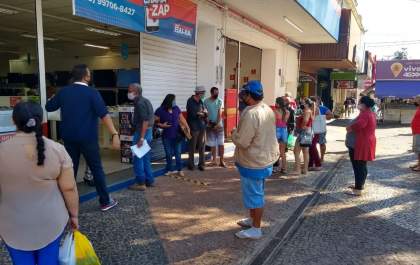 Estado deve anunciar quarta-feira o 'abrandamento' das restrições econômicas