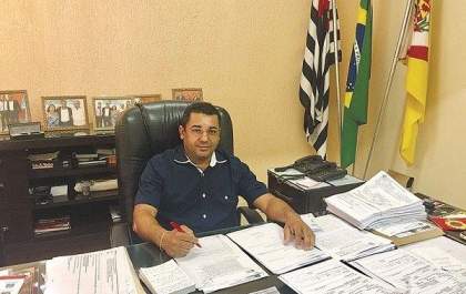 Prefeito chamado de `Devoto do Capeta` ganha indenização de 20 salários mínimos de marido de ex-vereadora