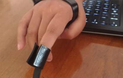 Ritinha Prates entrega órtese feita em impressora 3D