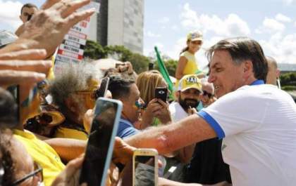 'Grande problema' diz Bolsonaro sobre manifestações pró democracia