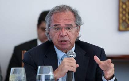 Guedes confirma prorrogação do auxílio emergencial por dois meses