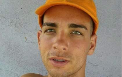 Jovem é morto a tiros na frente de casa, no Hilda Mandarino