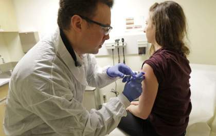 A cura está chegando: vacina contra coronavirus é aprovada em humanos