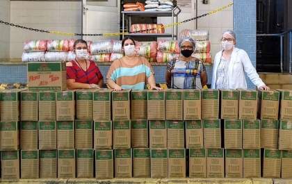 Braúna entrega alimentos doados pela comunidade à Santa Casa de Araçatuba