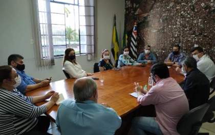 Lotação de leitos para covid-19 é tema de reunião na Prefeitura de Birigui