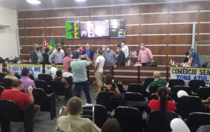 Com medo de suspensão da zona azul durante a pandemia, Adefibi se manifesta