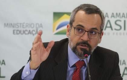 Abraham Weintraub anuncia saída do Ministério da Educação