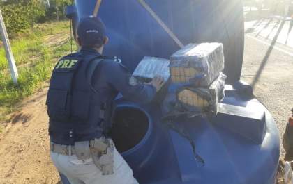 PRF apreende 3 Toneladas de maconha dentro de caixa d’águas em Água Clara&nbsp;
