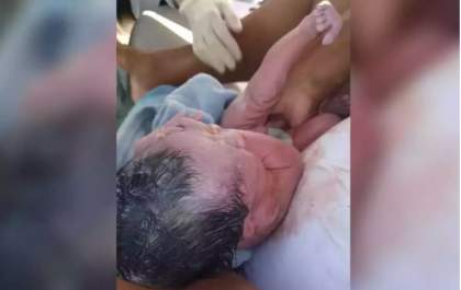 Mulher dá à luz dentro de carro de aplicativo e motorista relata “corrida emocionante”