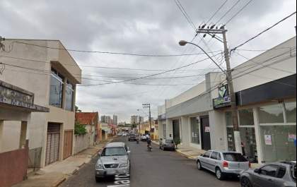 Homem é preso após arrombar loja de celulares na Marcílio Dias