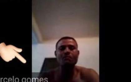 Vereador criticado por aparecer sem camisa em live