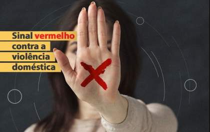 Mantida em cárcere há 1 ano, deficiente auditiva usa campanha para fazer denúncia