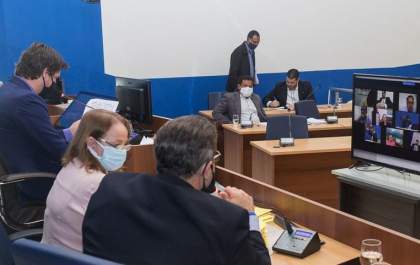 Vereadores aprovam 15 vetos durante a 20ª sessão ordinária