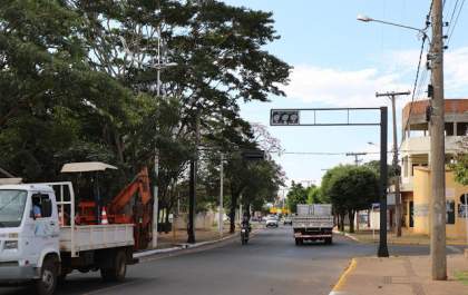 Prefeitura instala novos semáforos em cruzamentos de Três Lagoas