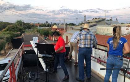 Nova Luzitânia comemora aniversário com “juninão” pelas ruas