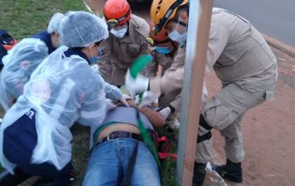 Morre motociclista que colidiu na traseira de carreta em Três Lagoas