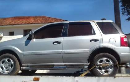 Homem é preso após roubar carro para fugir com a namorada, que tem 13 anos