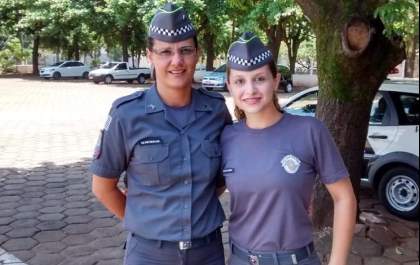 Policial vista como heroína inspira a história de outra policial