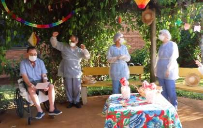 Internado há mais de 100 dias, paciente ganha “violada” em hospital; veja vídeo
