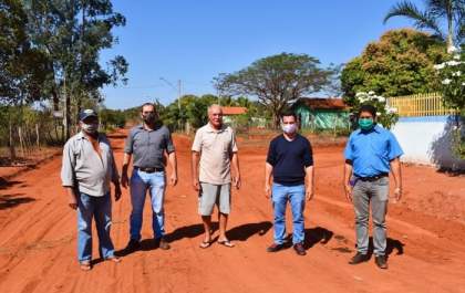 Prefeitura amplia rede de água e melhora abastecimento no bairro Véstia