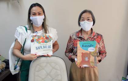 Projeto “Criança Pequena também Lê” entrega kits com 8 livros em Andradina