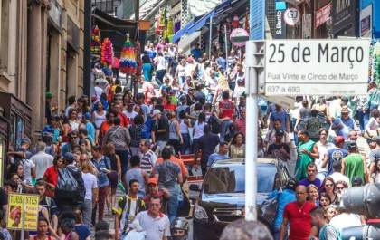 Índice de confiança do comércio tem leve alta após reabertura gradual