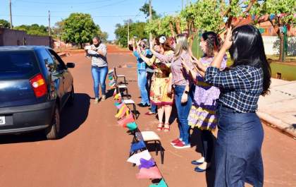 CEI - Selvíria Alexandre realiza ‘Drive-thru Julino’ direcionado a alunos