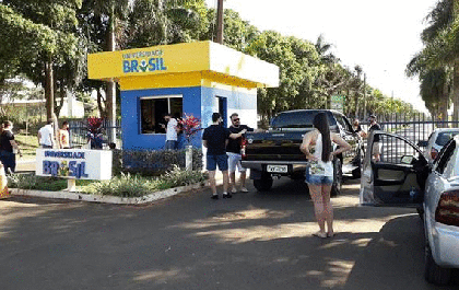 Universidade Brasil nega documentos a alunos transferidos