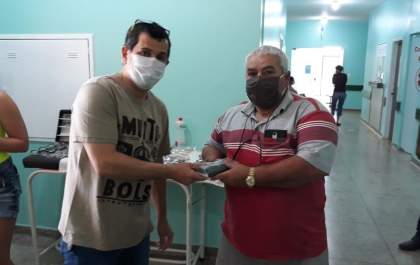 Ação social: Prefeitura de Selvíria entrega óculos para moradores