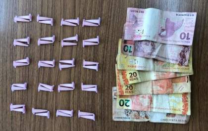 PM prende jovem que ganhava R$ 100,00 por dia para vender drogas