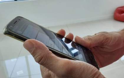 Consultor é chantageado após receber foto de mulher pelada no WhatsApp