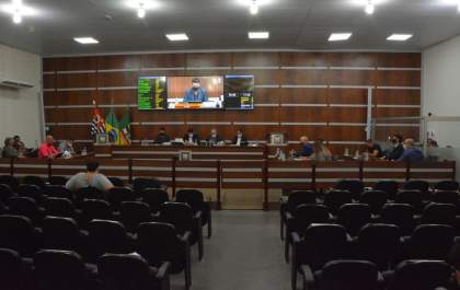 Câmara aprova multa a empresas que deixarem fios soltos em postes em Birigui