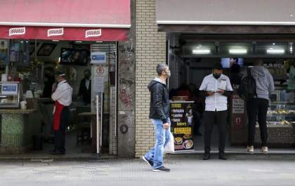 São Paulo amplia horário de funcionamento de bares e restaurantes em municípios na Fase Amarela