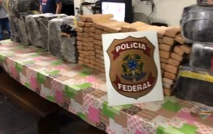 PF apreende caminhão com mais de 1 tonelada de maconha na SP-310
