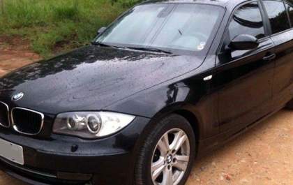 BMW de Birigui bate em Uno na avenida dos Estados e condutor foge