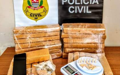 GOE/Deic prende homem com 29 tijolos de maconha no Pinheiros