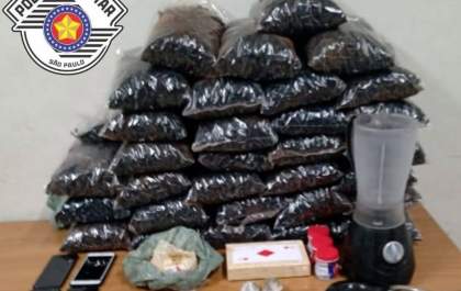 PM apreende 1,4 quilo de cocaína e prende 2 no Pinheiros
