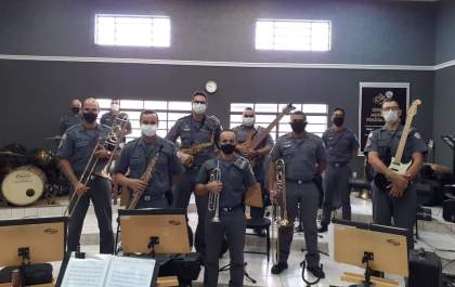 Banda regimental da PM de Araçatuba lança canal e realiza live para ajudar entidades