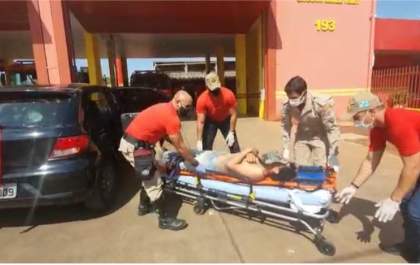 Homem ferido com makita pede ajuda no Corpo de Bombeiros